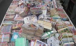 小学校の集団回収で出た大量の古雑誌